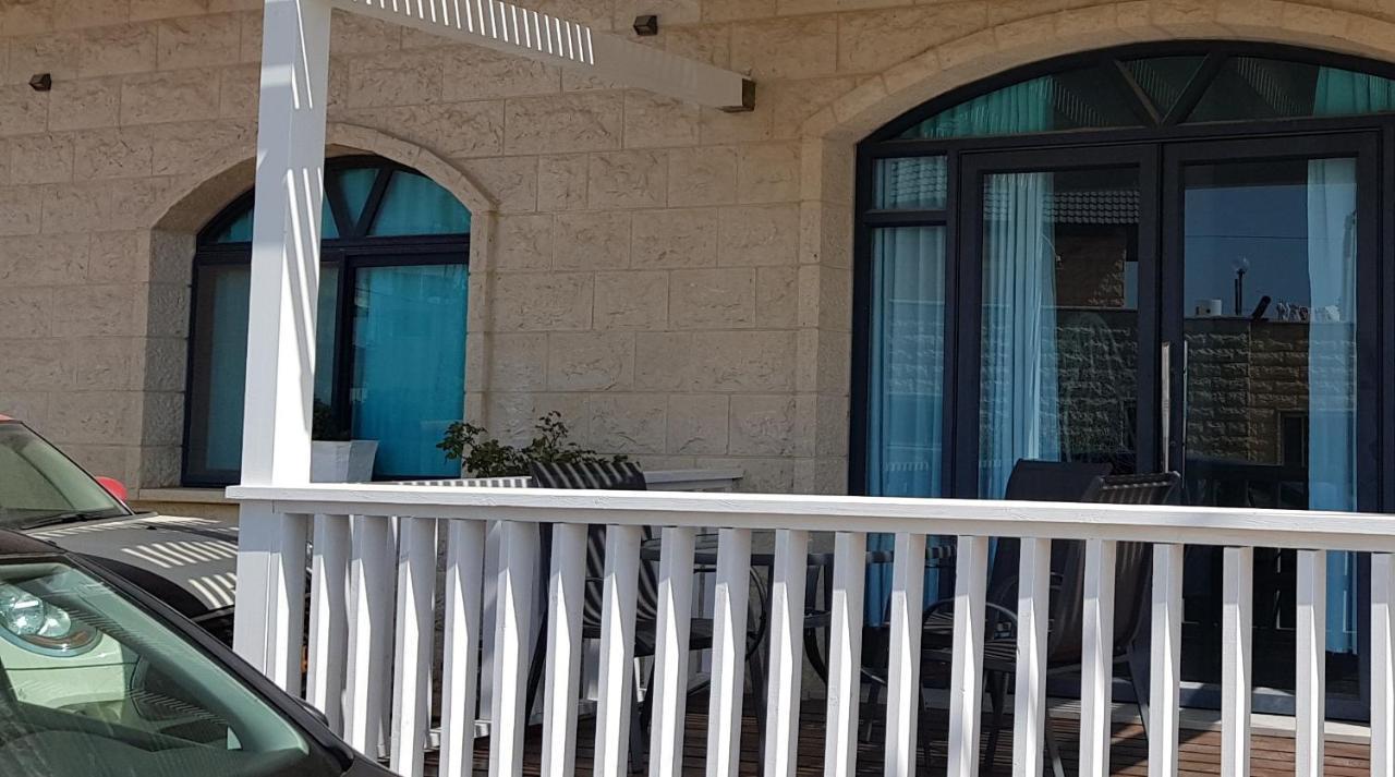 Hermon Accommodation Madzsdal Samsz Szoba fotó